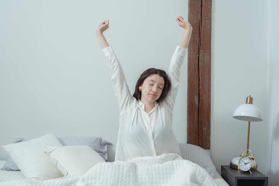 Warum riechen Hände nach dem Schlafen? Erfahren Sie, warum unser Körper sich in der Nacht erholt.