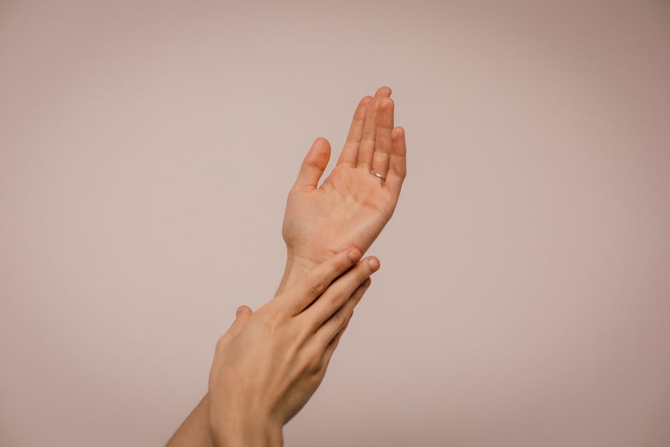  Tipps gegen schwitzige Hände auf Gutefrage